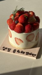 딸기 생크림 케이크(시즌 종료) 4