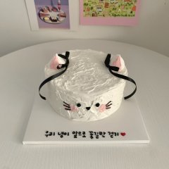 리본 장식 고양이 케이크 1