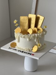 Glipple goldBar cake 3