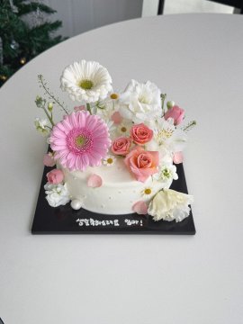 생화가득 케이크
